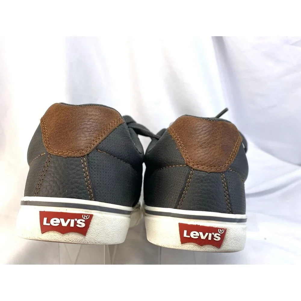 LEVI STRAUSS Men's Size 9,5 Sneaker Gray Faux Leather Lace Up Round Toe Low Top